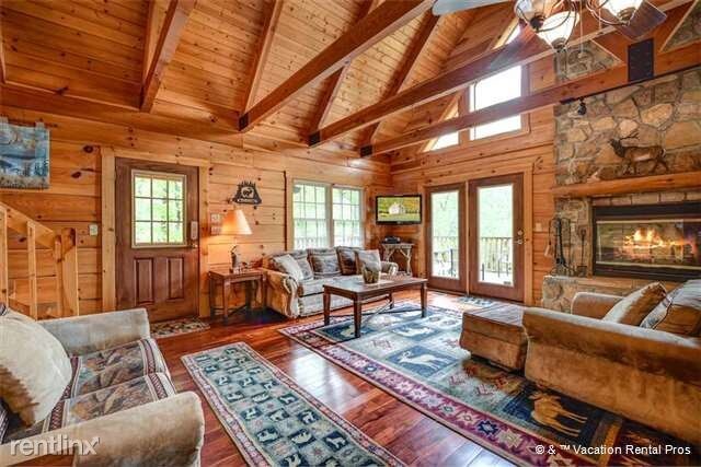 Foto del edificio - 521 Deer Path Ln