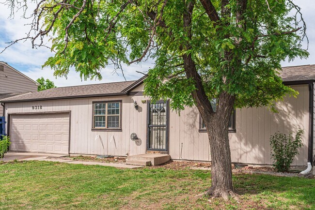 Building Photo - Lovely ranch house in countryside neighbor...