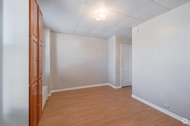 2BR, 1.5BA - 800SF - Primary Bedroom - Pike St. Rentals LLC
