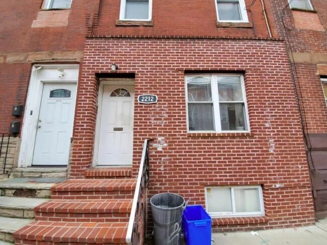 Building Photo - 2212 S 15th St