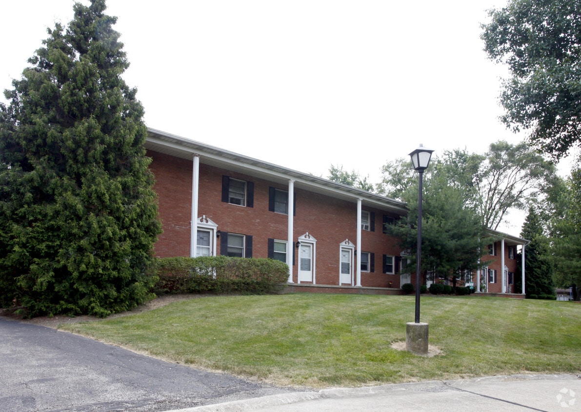 Primary Photo - Village Square