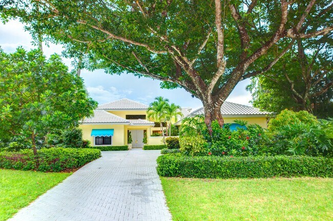 Building Photo - 2425 Golf Brook Dr