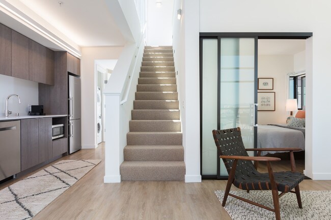 O M Dogpatch Apartments San Francisco Ca Staircase To Loft O M Dogpatch