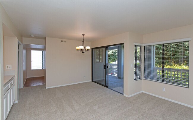 Building Photo - Gorgeous Home overlooking Del Mar Fairground!