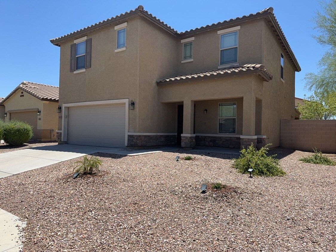 Primary Photo - Beautifully updated 4 bedroom plus loft, 2...