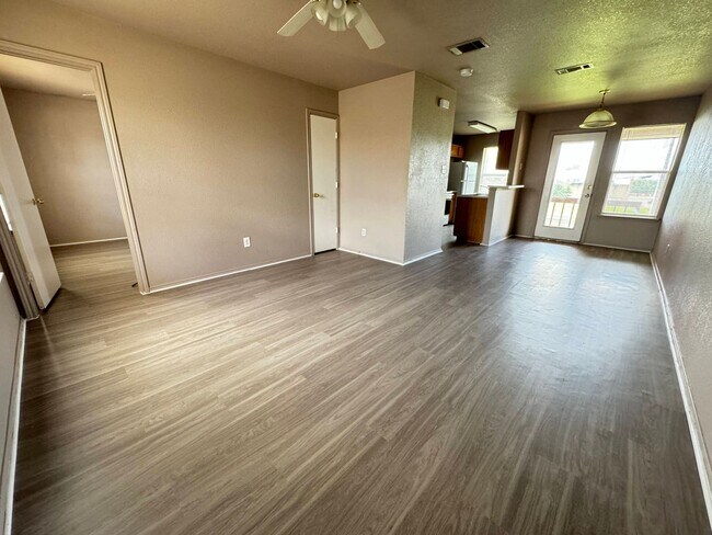 Foto del edificio - 5702 Greengate Dr