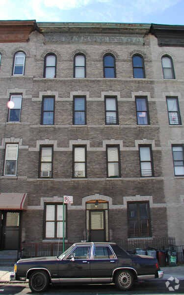 Primary Photo - 79 Monitor St