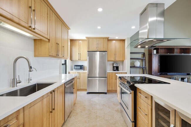 Building Photo - 800 Greensward Ct
