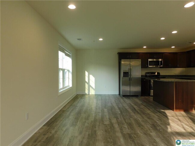 Foto del edificio - 1549 Burkhardt St