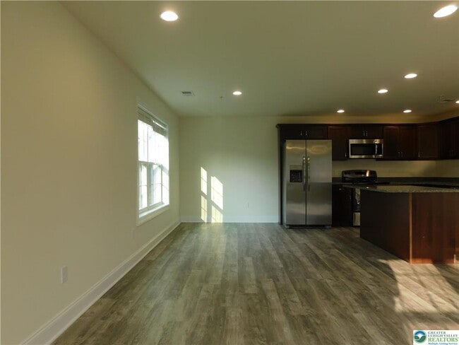 Building Photo - 1549 Burkhardt St