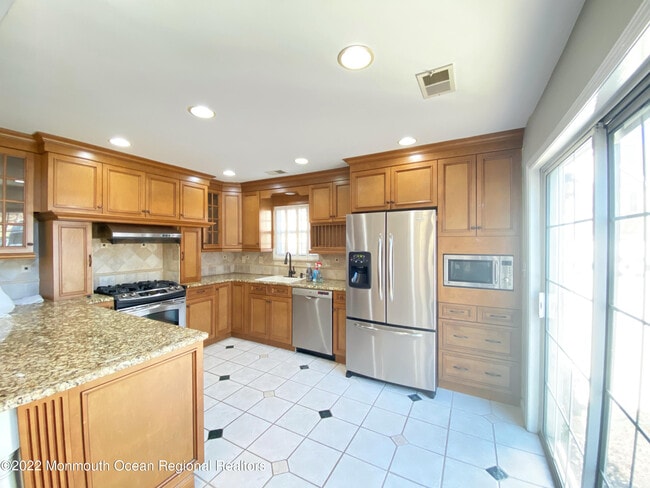 Building Photo - 11 Painted Wagon Rd