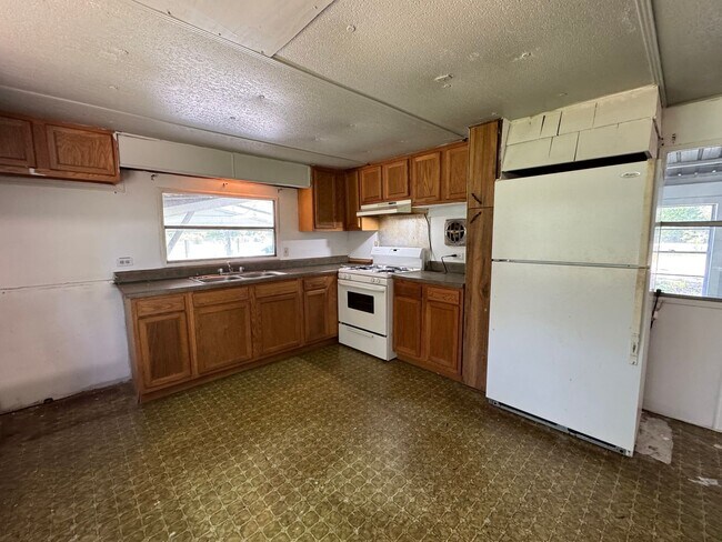 Foto del edificio - 2BR/1BA Mobile Home on ½ Acre – Pet-Friendly – Lake City, FL
