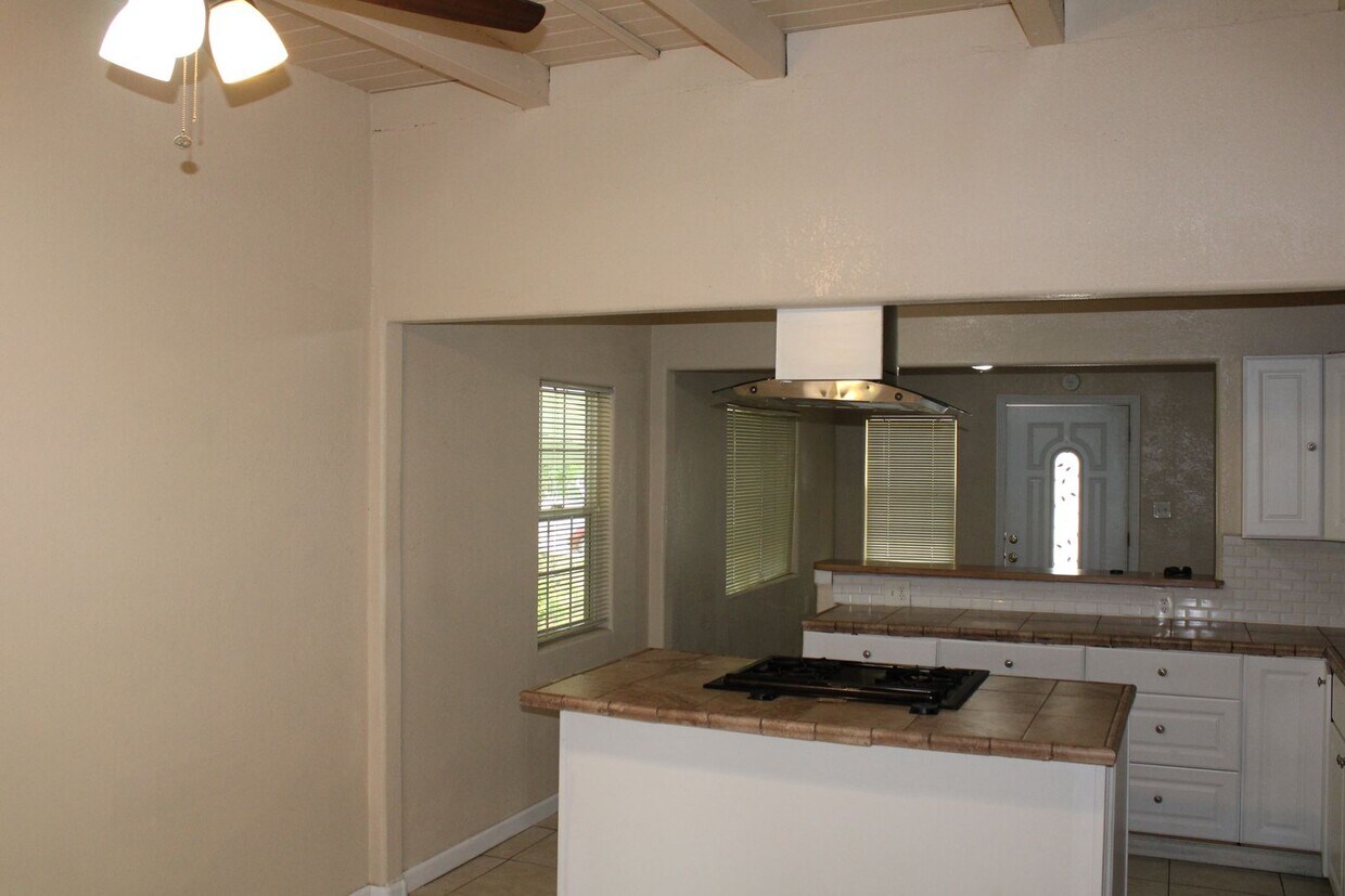 Foto principal - 2762-2764 Lanning Ave