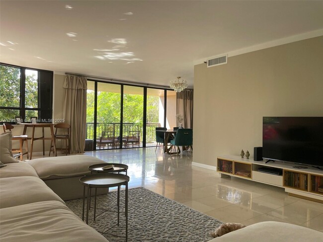 Foto del edificio - 10175 Collins Ave