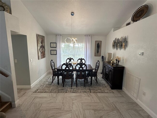 Building Photo - 7327 Floral Cir E