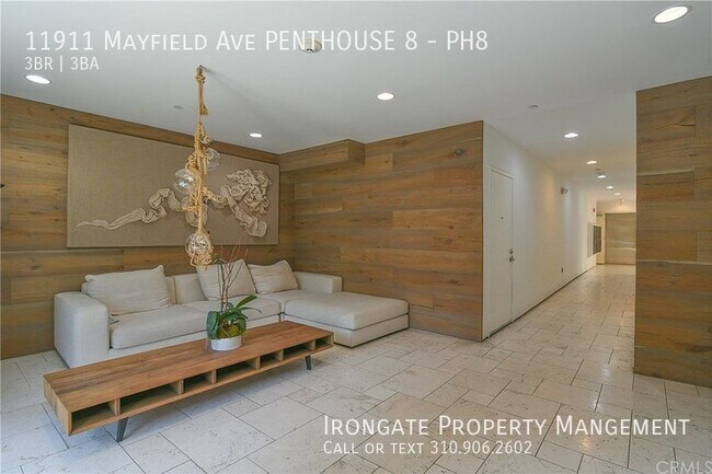 Foto del edificio - 11911 Mayfield Ave