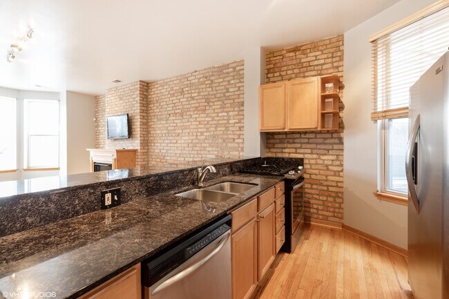 Building Photo - 6651 S Maryland Ave