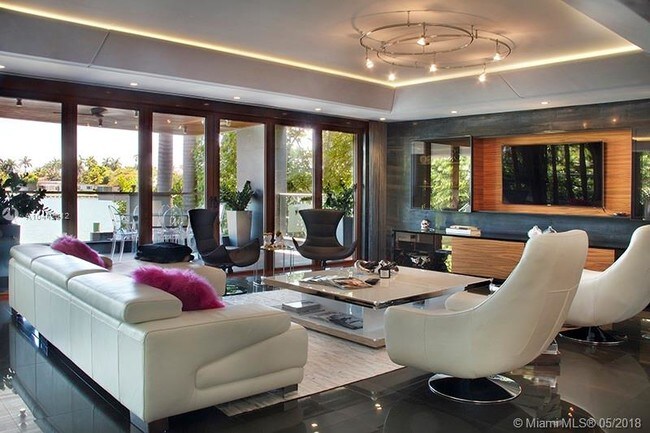 Foto del edificio - 233 N Coconut Ln