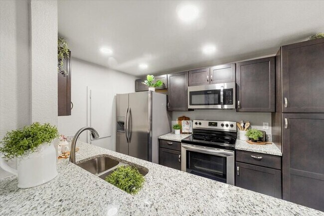 Building Photo - 4877 Bluestem Dr