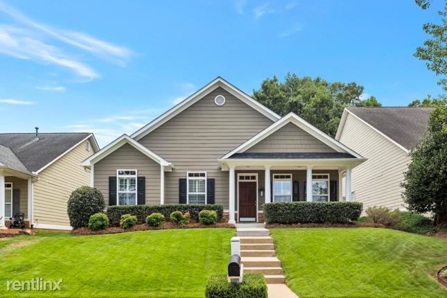 Primary Photo - 4 br, 2 bath House - 10 i Medallion Park