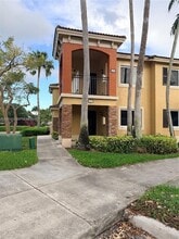 Building Photo - 995 NE 34th Ave