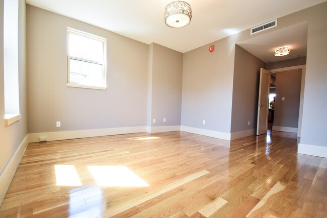 Foto del edificio - 360 7th St