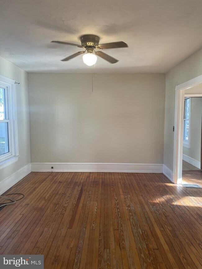 10 S Sussex St, Gloucester City, NJ 08030 House Rental in Gloucester