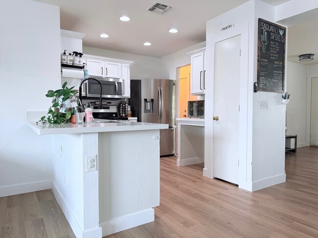 Photo - 7029 S 31st Dr House