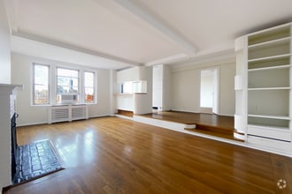 Building Photo - 299 W 12th St