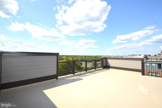 Building Photo - 43795 Middleway Ter