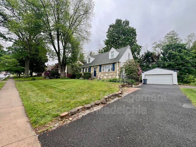 Building Photo - 3171 Maple Rd