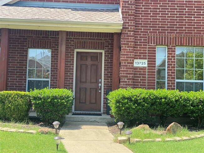 Foto del edificio - 13725 Plum Valley Dr