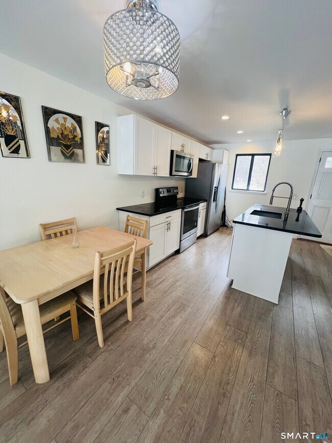 Foto del edificio - 11 King Arthur Dr