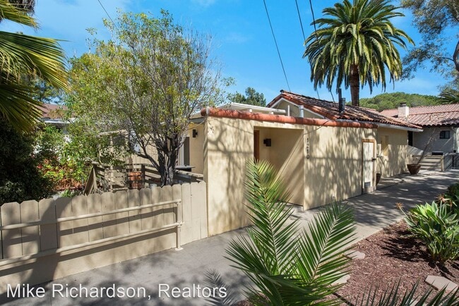 Building Photo - 3 br, 2 bath House - 1210 Olive St