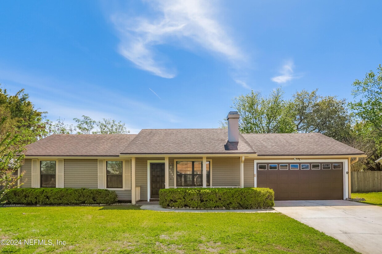 Foto principal - 2391 Dumfries Ct E
