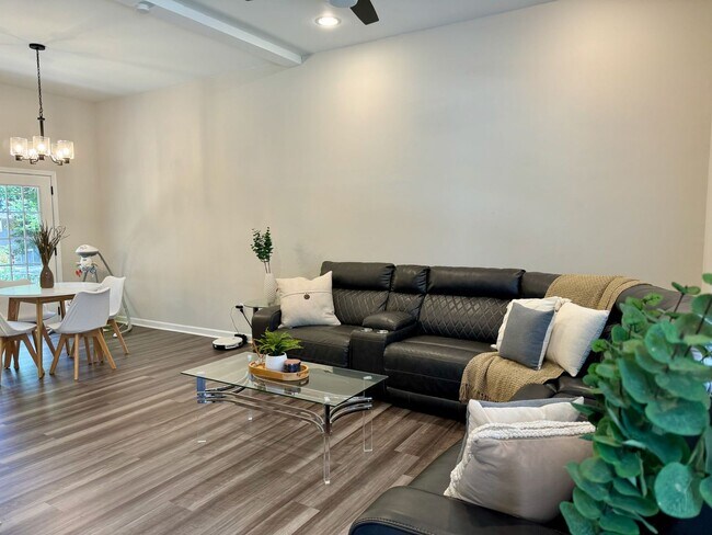 Foto del edificio - Home Sweet Harwell Home is Move In Ready!!