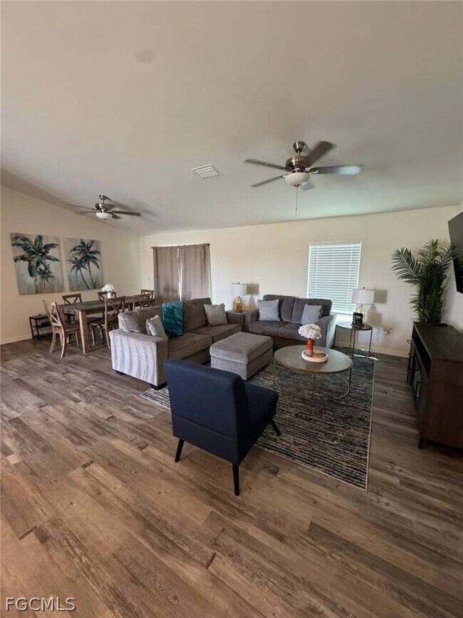 Foto del edificio - 1618 NW 5th Pl