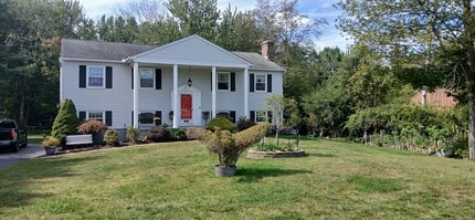 Building Photo - 1605 Torringford St