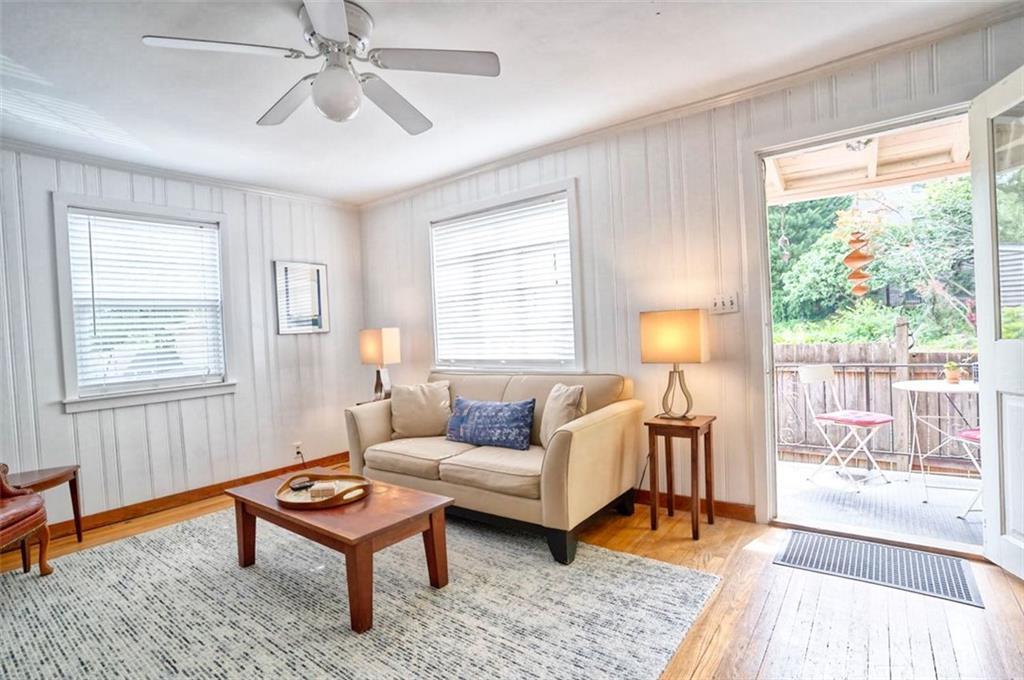 Foto principal - 883 Amsterdam Ave NE