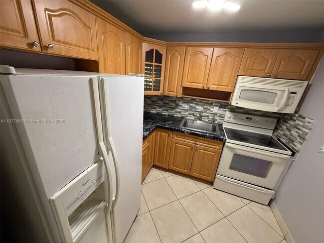 Foto del edificio - 1325 W 68th St