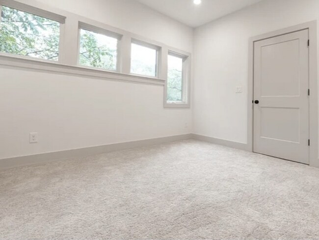 Foto del edificio - 615 King Arnold St