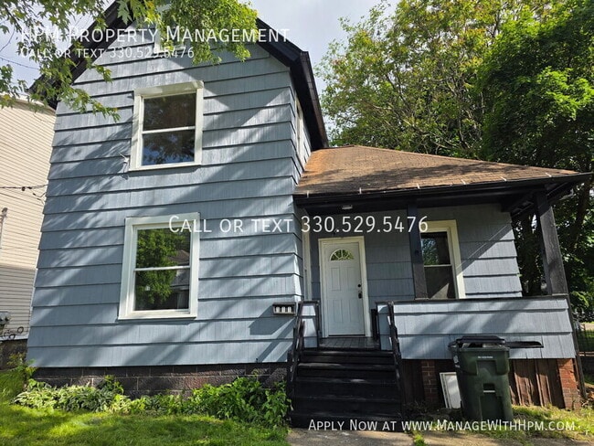Building Photo - 111 Maple Ave SE