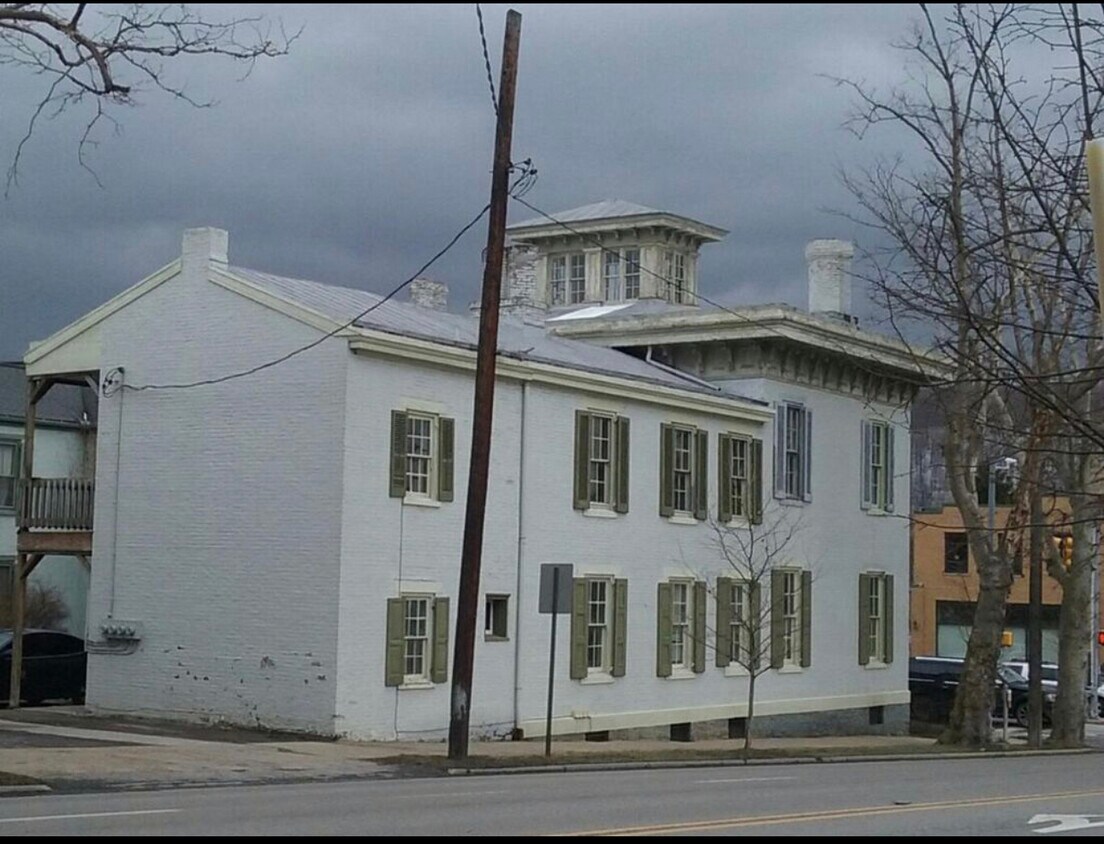 Primary Photo - 601 Allegheny St