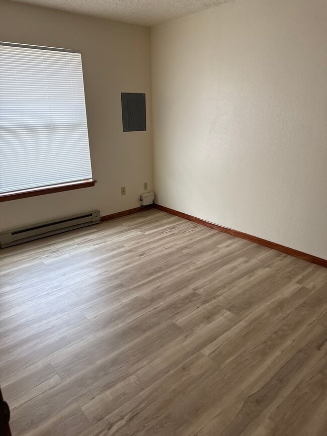Building Photo - TRIPLE C - 1513