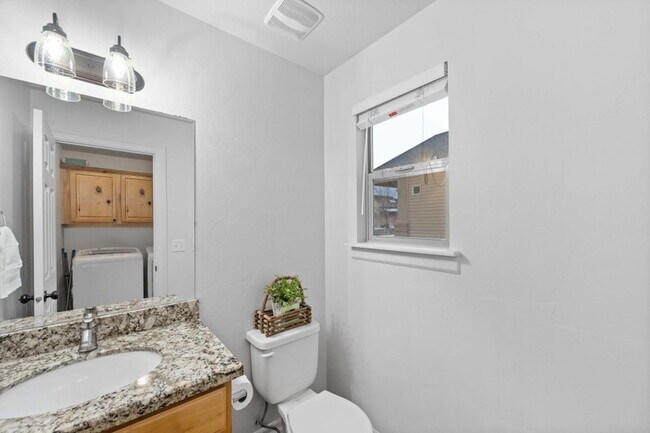 Foto del edificio - 7102 N Mohican St