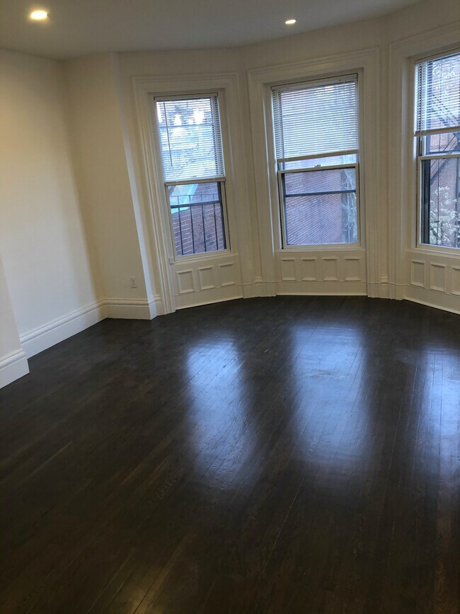 Foto del edificio - 225 Newbury St