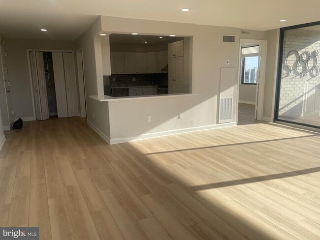 Building Photo - 5225 Pooks Hill Rd