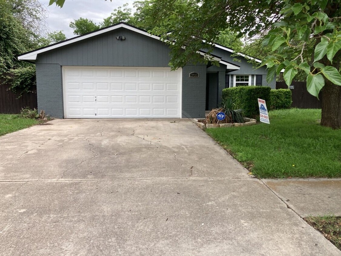 Primary Photo - 1708 Goode Dr