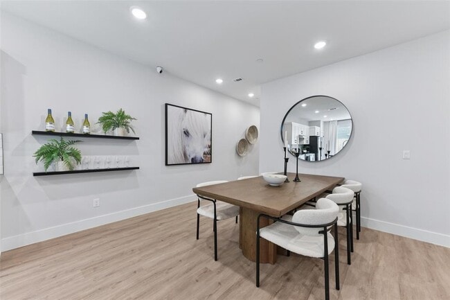 Building Photo - 7603 Strong Bow Ct
