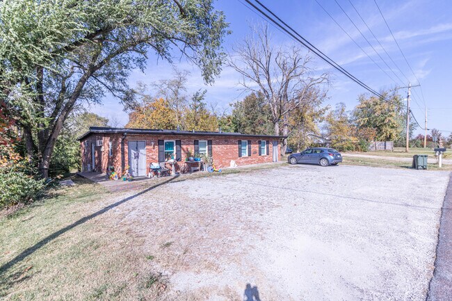 Building Photo - 6151 N Wagon Trail Rd